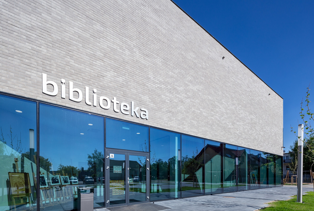 A modern and stylish library in Rokietnica